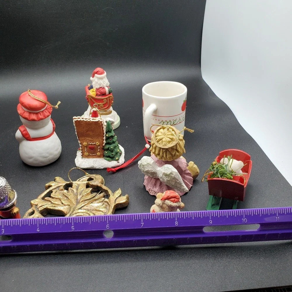 LOT OF 11 VINTAGE CHRISTMAS ORNAMENTS SNOWMAN SANTA Thimble hat SOLDIER globe be